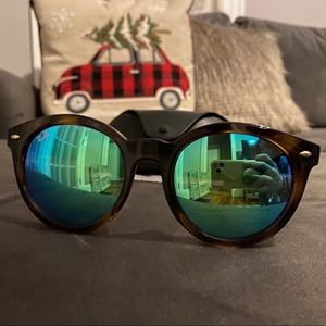 Ray-Ban blue mirrored lenses sunglasses